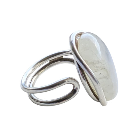 Parpadeo Moonstone Silver Ring