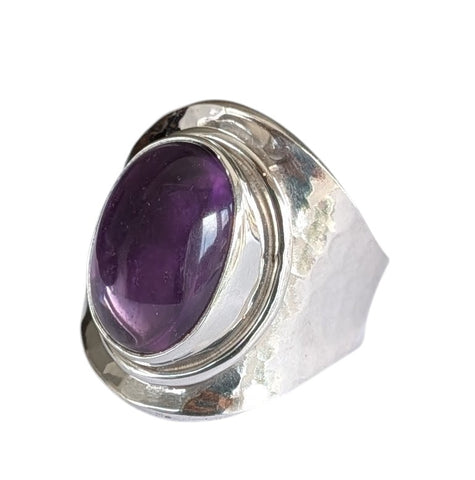 Tunditur Amethyst Silver Hammered Rings