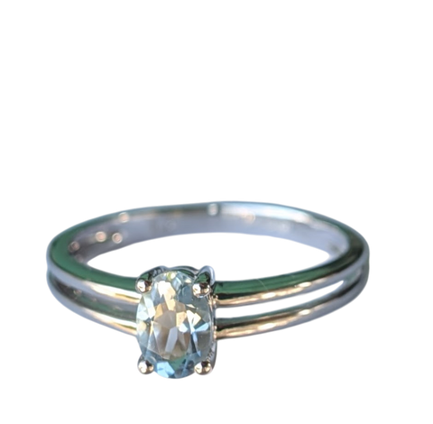 9ct White Gold Aquamarine Ring
