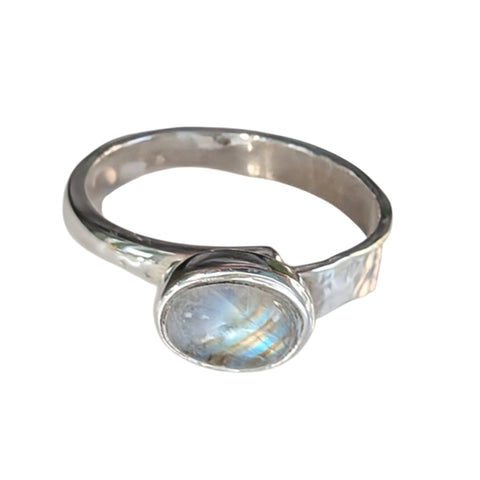 Palu  Moonstone Silver Ring